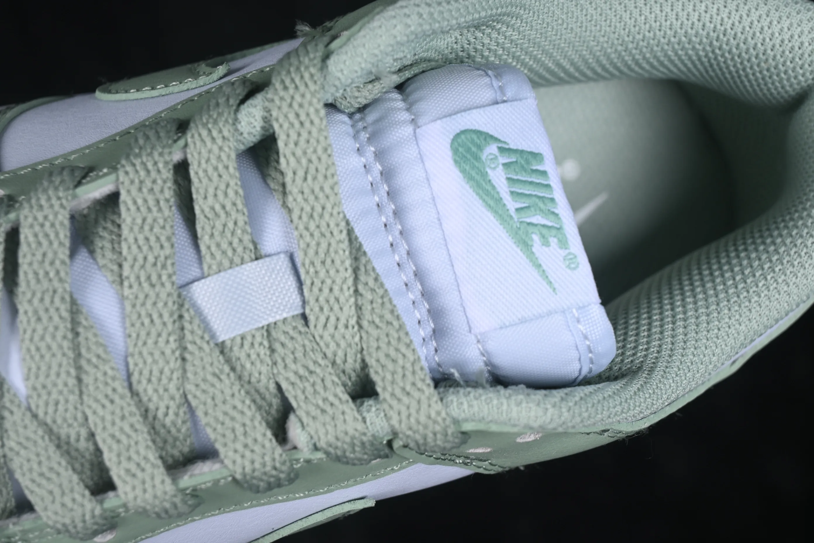 All categories Nk SB Dunk series Nk SB Dunk Low low-top sneakers Nike SB Dunk Low light green low-top casual sneakers IM6572-002